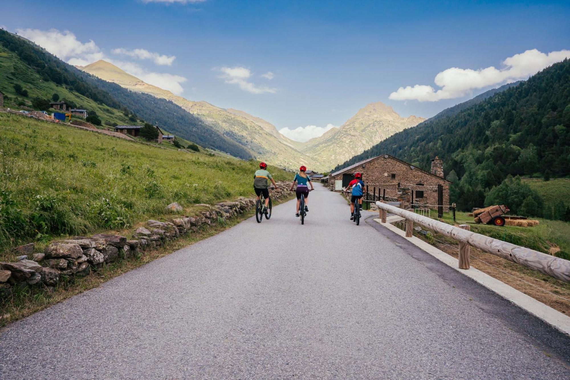 Serras Andorra Солдеу Екстериор снимка